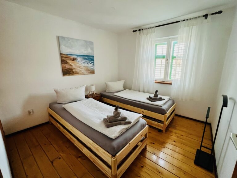 Schlafzimmer 1 Einezlbetten Steinhaus Dalmatera
