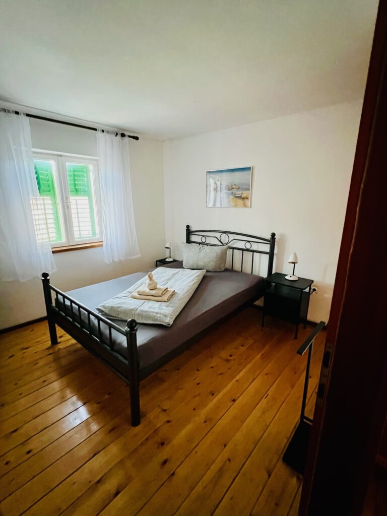 Schlafzimmer 2 Doppelbett Steinhaus Dalmatera Rogoznica